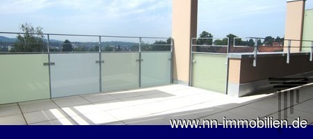 großzügige & teilweise überdachte Terrasse großzügige & teilweise überdachte Terrasse