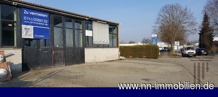 Außenansicht - Straßenseite - Ein-/Ausfahrt Außenansicht - Straßenseite - Ein-/Ausfahrt
