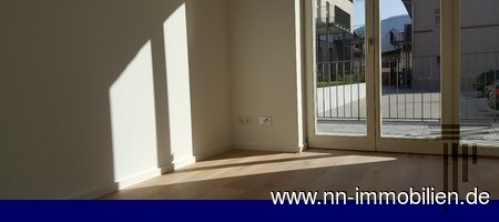Kinderzimmer / Büro mit Zugang zum Balkon Kinderzimmer / Büro mit Zugang zum Balkon
