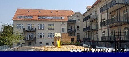 Blick in den Innenhof - großzügige Balkone! Blick in den Innenhof - großzügige Balkone!