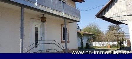 großzügige Hofeinfahrt - Eingang zum Haus großzügige Hofeinfahrt - Eingang zum Haus