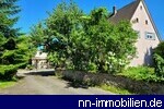 Zufahrt von der Strae zum Innenhof - Gebudeansicht
