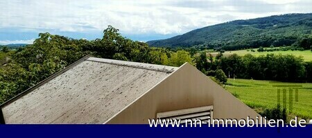 Blick aus einem Fenster - ruhige, lndliche Umgebung