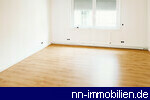 freundliches Kinderzimmer / Bro mit neuem Laminatboden
