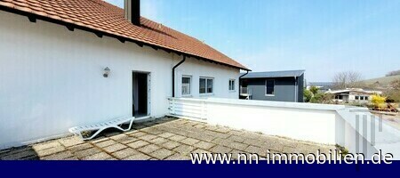 Blick auf die Gemeinschaftsterrasse - Nutzung durch zwei Parteien