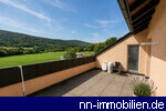 gro�z�gige Dachterrasse mit Blick in die idyllische Landschaft!