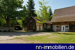 Hofansicht - Garage - Bienenhaus - Nebengeb�ude