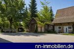Hofansicht - Garage - Bienenhaus - Nebengeb�ude