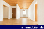 Gro�z�giger Flurbereich mit Essbereich - Visualisierung � KI-generiertes Bild, Abweichungen m�glich