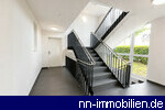 gepflegtes Treppenhaus mit Aufzug - Visualisierung / KI-generiertes Bild, Abweichungen m�glich