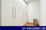 Ankleide mit Einbauschrank - KI-generiertes Bild, Abweichungen m�glich