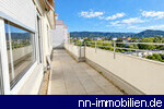 gro�z�gige und umlaufende Terrasse